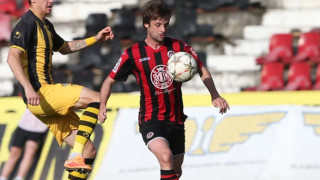 Бившият футболист на Локо Пловдив и Локо София Том започва