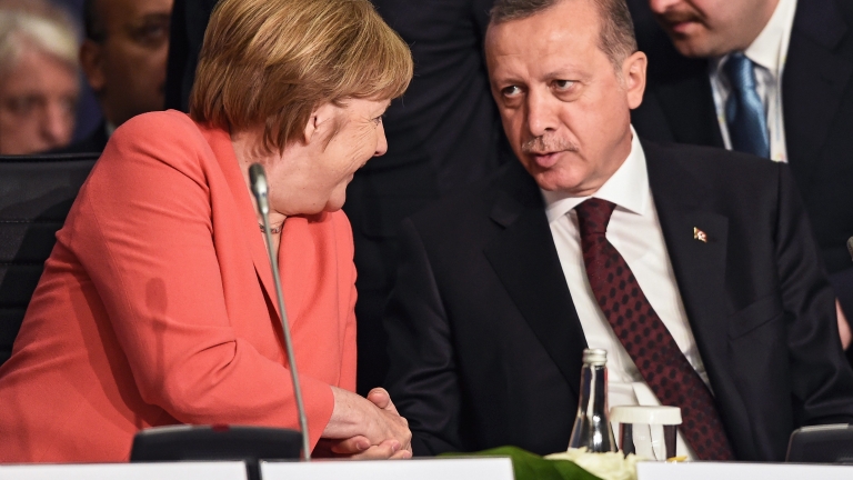 Ердоган и Меркел обсъдиха бежанската криза 