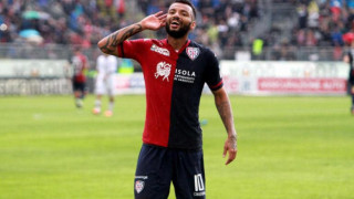 Бразилският халф на Каляри Жоао Педро е дал положителна