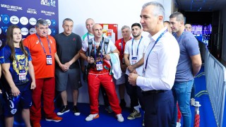 Министър Илиев към борците ни: Убедени сме в успехите ви! 