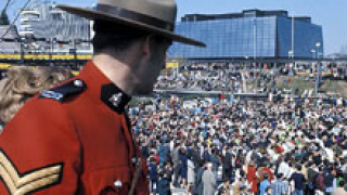 90 души задържа полицията в Канада