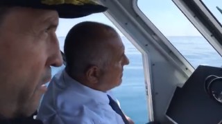 Премиерът Бойко Борисов се повози и на военен катер в