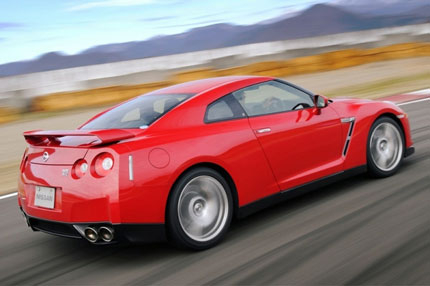 700 броя GT-R са поискани от Острова само за 48 часа