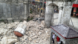 Силно земетресение на Филипините, има жертви