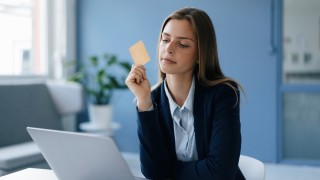 В днешно време почти всеки има в портфейла си една