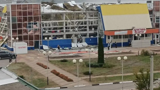 Трима загинали при ракетен обстрел в Белгородска област, ударен е спортен обект