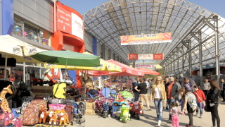 Задържаха мъж и жена при продажба на фалшиви счетоводни документи