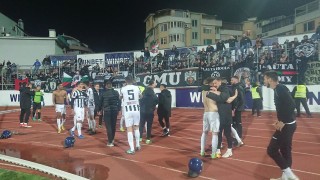 Бурна радост настана в съблекалнята на Локомотив Пловдив след успеха