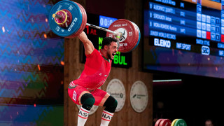 Трикратният световен и веднъж олимпийски шампион във вдигането на тежести