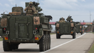 Американски военен конвой който минава през Чешката република за военни