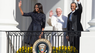 Създателят не ни е изоставил, увери папа Франциск Обама и американците