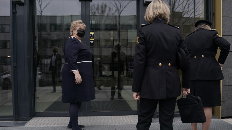 Норвежката полиция съобщи, че са глобили премиера Ерна Солберг за