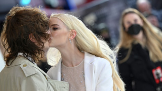 По голямата част от известните личности предпочитат да държат личния си