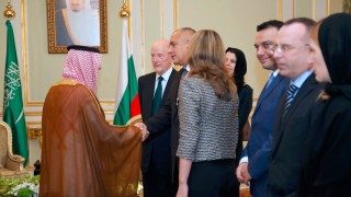 За сътрудничество в областта на въздушния и морския транспорт със