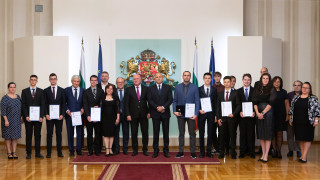 На церемония в Гербовата зала на Дондуков 2 президентът Румен