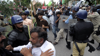 Пакистанското правителство се разграничи от свой министър