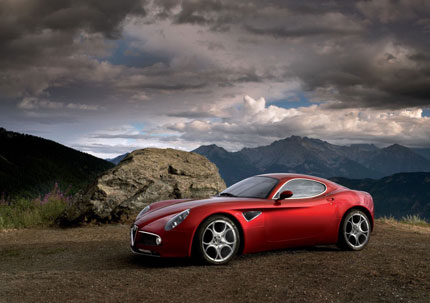 Alfa Romeo 8C Competizione с приза „Дизайн на годината”