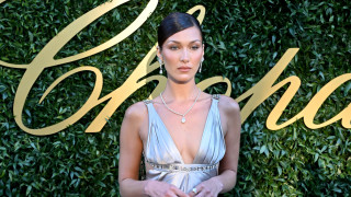 Бела Хадид е рекламно лице на редица марки и неведнъж сме