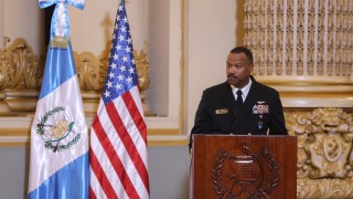 Адмирал Алвин Холси който ръководи американските военни сили в Латинска