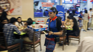 Индийският франчайз партньор на международната верига за доставка на пица