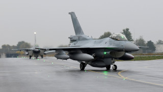 Още два изтребителя F-16 Block 70 пристигнаха в България – шест от осем вече са у нас