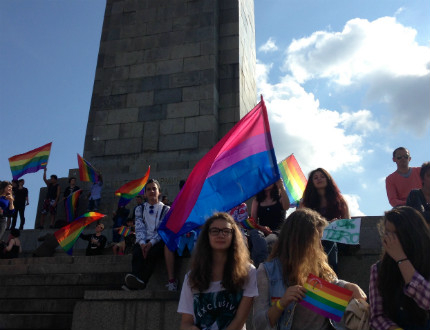 Стотици гейове и лесбийки на "София прайд" поискаха обществото да ги приеме