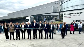 Нов голям логистичен център отвори германският производител на дограма Rehau