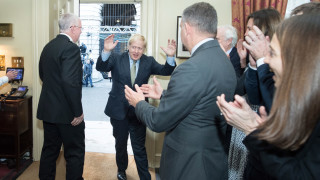 Консервативната партия на Великобритания с абсолютно мнозинство в Камарата на