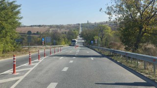 Нови разделителни колчета се монтират в два участъка с обща