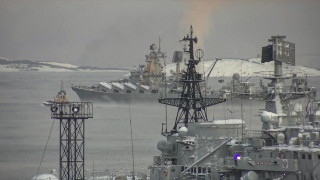 Руските военноморски сили стрелят по Мариупол