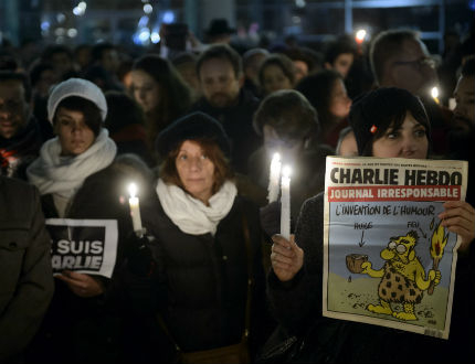 Свободата на пресата е безценна, обявиха хиляди французи на протест 