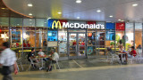 McDonald's претърпява най-големия спад в продажбите от времената на пандемията