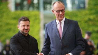 Зеленски пристигна в Берлин за ключови разговори с Мерц