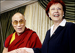 Германски министър говори с Далай Лама за незавсимостта на Тибет