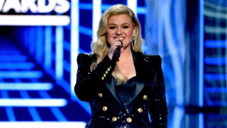 Звездата на Кели Кларксън изгря когато участва в първия сезон