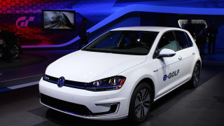 В борбата за по чист и по евтин транспорт електрическите автомобили стават