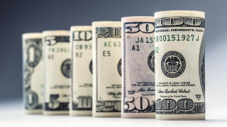 Доларът поскъпна в очакване на ново повишение на лихвите в САЩ