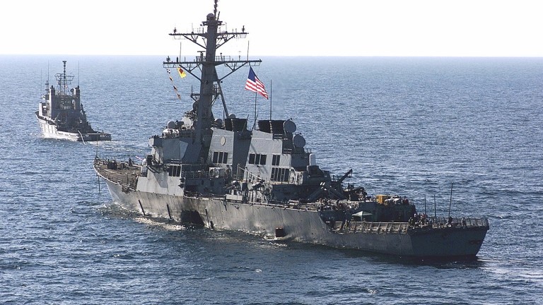 САЩ информираха Турция, че два от нейните военни кораби ще