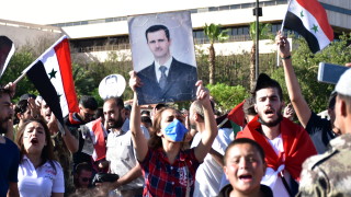 Башар Асад отпуска по няколко долара финансова помощ на чиновниците