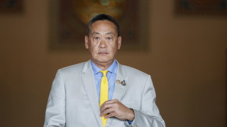 Конституционният съд на Тайланд в сряда отстрани премиера Срета Тависин