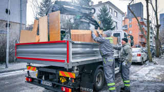 Натрупаните в началото на месеца количества смет в най засегнатите от