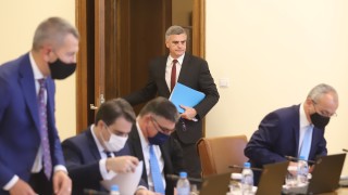 Премиерът Янев призова ИТН да състави коалиция