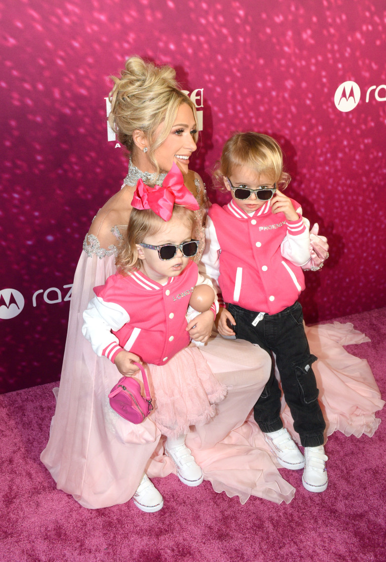Парис Хилтън заедно с двете си деца Финикс и Лондон на премиерата на документалния филм Infinite Icon: A Visual Memoir
