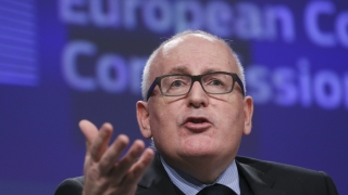 Заместник председателят на Европейската комисия Франс Тимерманс обяви че Полша не