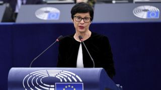 Европейският комисар по разширяването Марта Кос предложи решенията за започване и