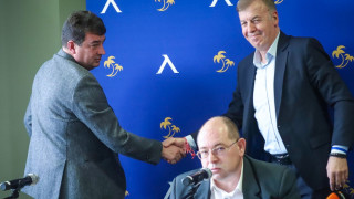 Мажоритарният собственик на Левски Наско Сираков продължава с търсенето