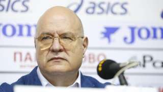 Александър Александров: Волейболните хора не мислят за пари 