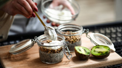 5 идеи за засищащи закуски, с които борим възпалението