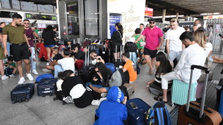 Изригване на вулкана Етна на остров Сицилия наложи нови спирания на