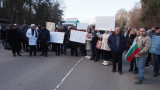  Служителите в Белодробната болница във Варна излязоха на митинг 